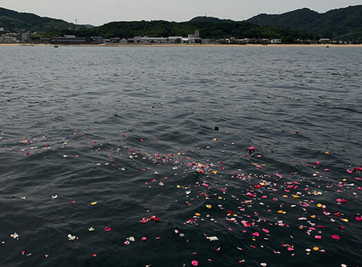 淡路島沖での貸切乗船散骨