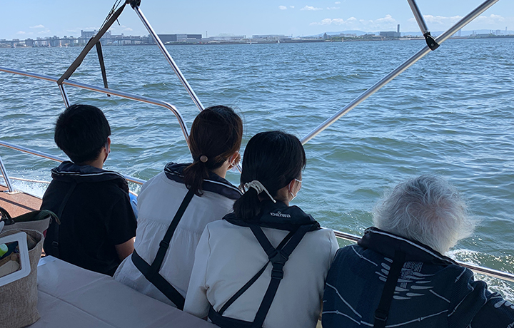 西宮沖での貸切乗船散骨